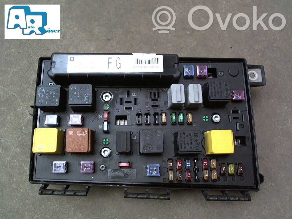 Opel Astra H Juego de caja de fusibles 