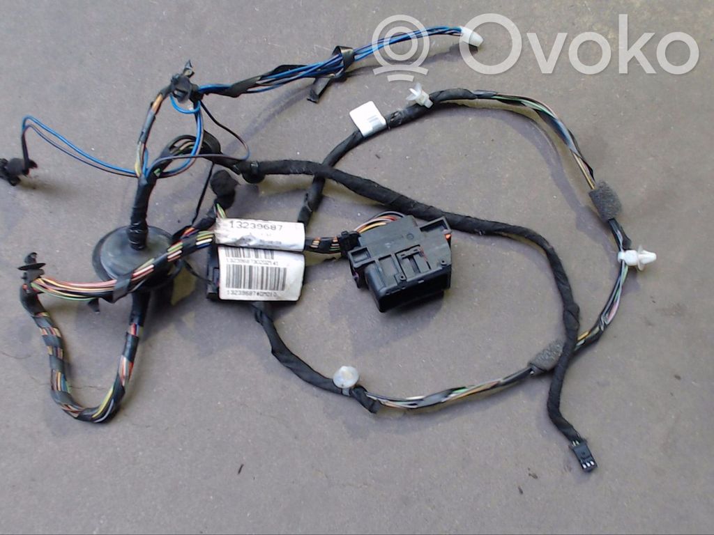 Opel Corsa D Guía del parabrisas de la puerta delantera 