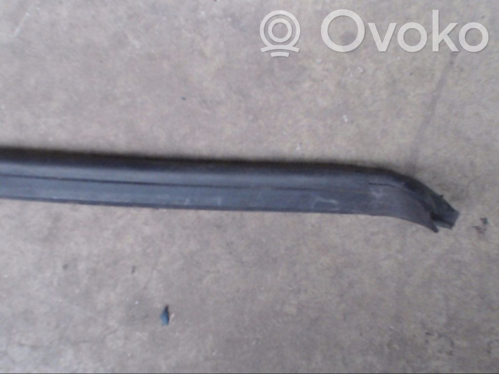 BMW 3 E90 E91 Guma variklio skyriaus 