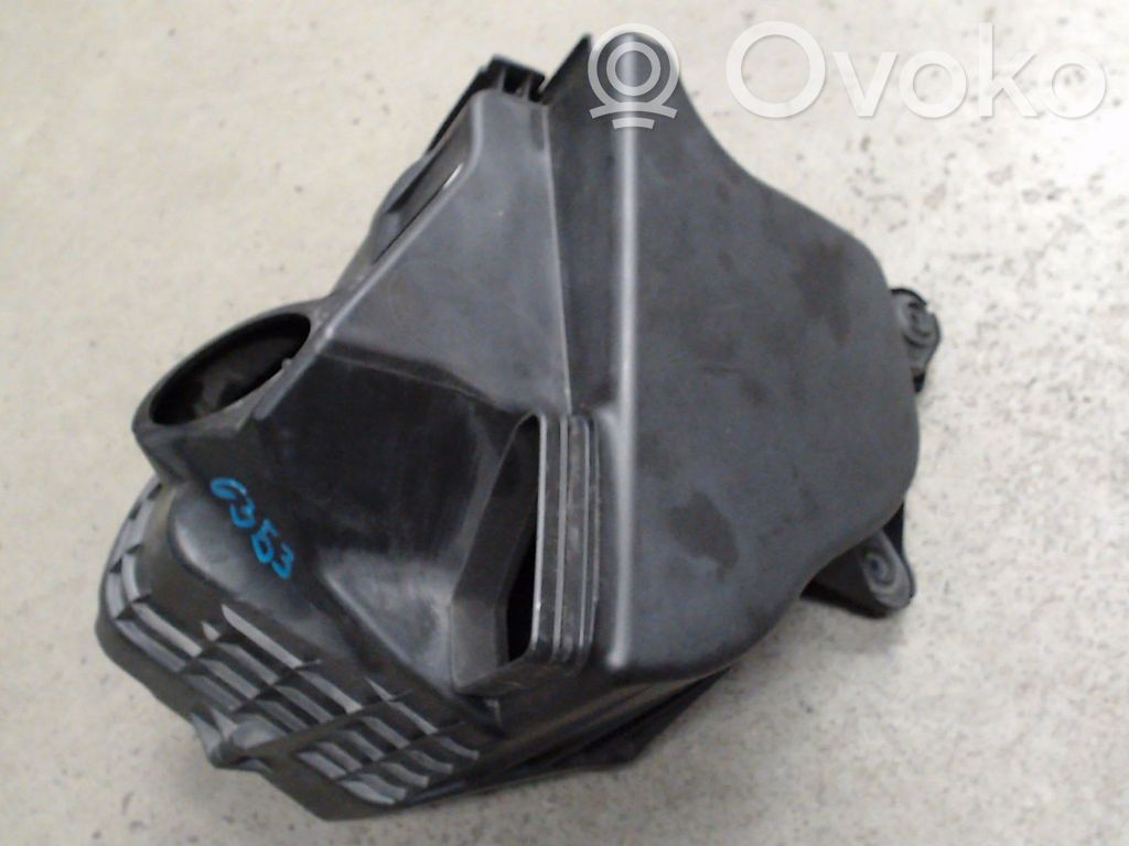 Air filter box   7532754