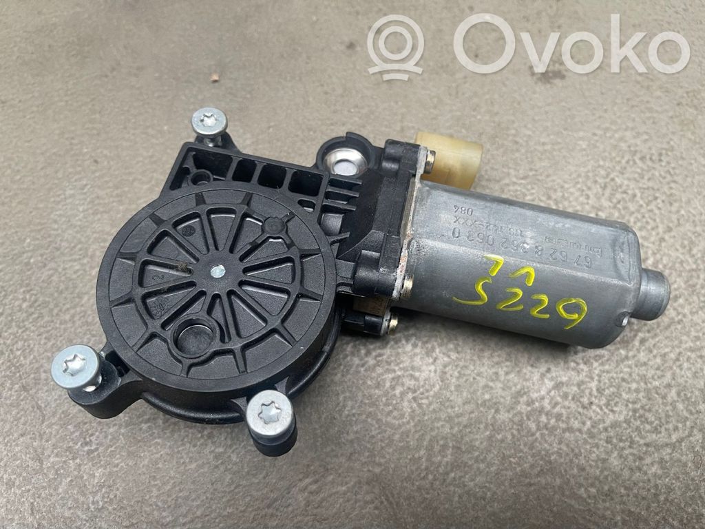 Front door window regulator motor   0130821716,67628381021