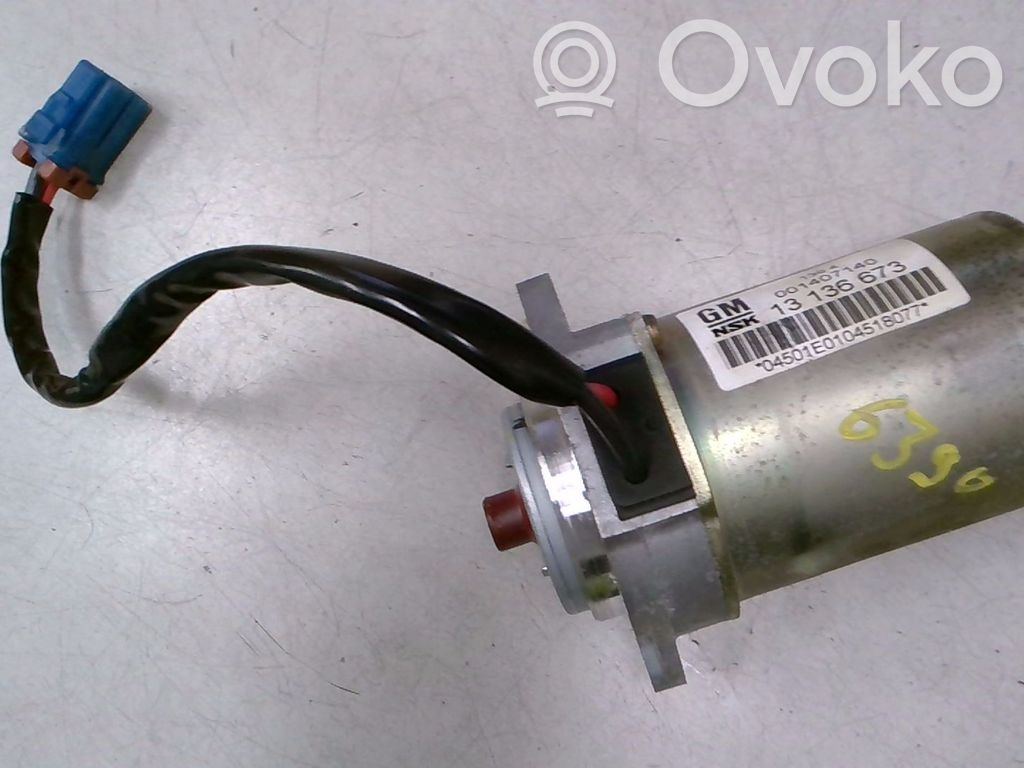 Opel Corsa C Power steering pump 