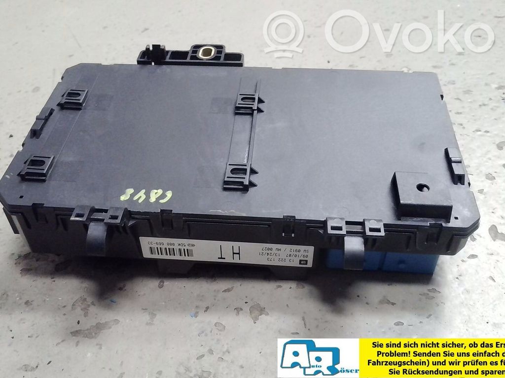 Opel Astra H Skrzynka bezpieczników / Komplet 
