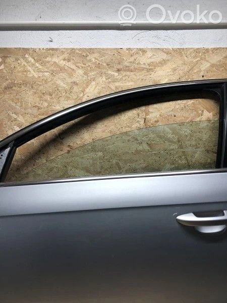 Volkswagen PASSAT B7 Etuoven ikkunalasi, neliovinen malli 