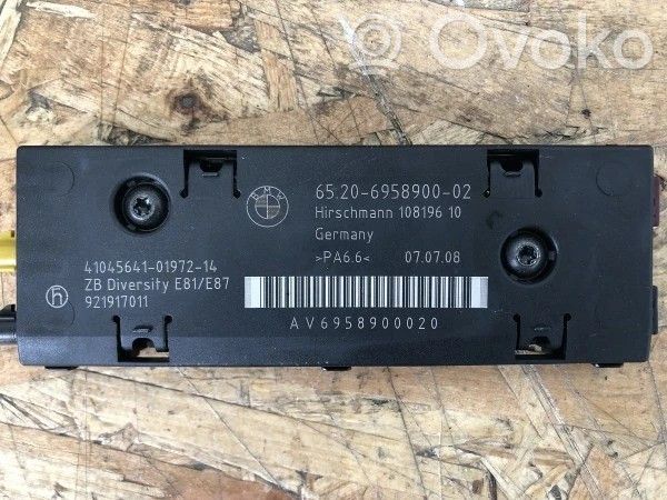 BMW 1 E81 E87 Antenas pastiprinātājs 