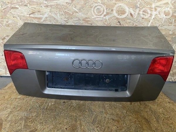 Audi A4 S4 B7 8E 8H Ramię wycieraczki szyby tylnej 