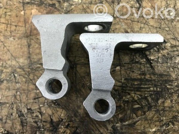 Volkswagen Sharan Front door upper hinge 