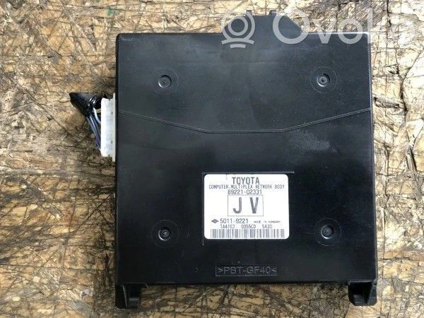 Toyota Auris 150 Korin keskiosan ohjainlaite 