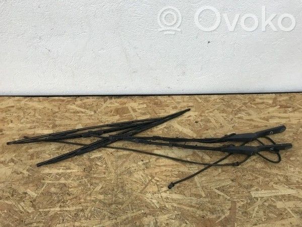 Opel Vivaro Ramię wycieraczki szyby przedniej / czołowej 
