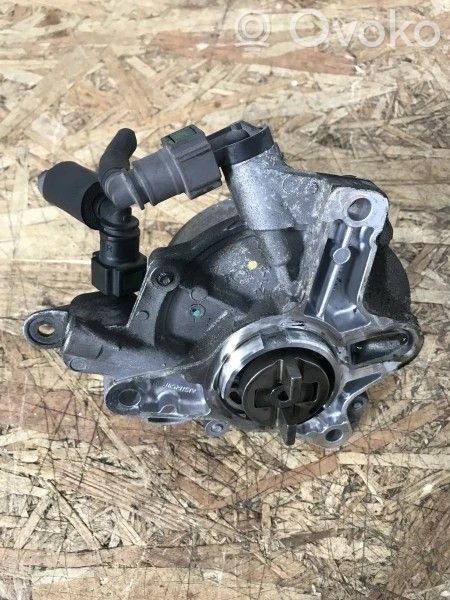 Ford Mondeo MK IV Vacuum pump 