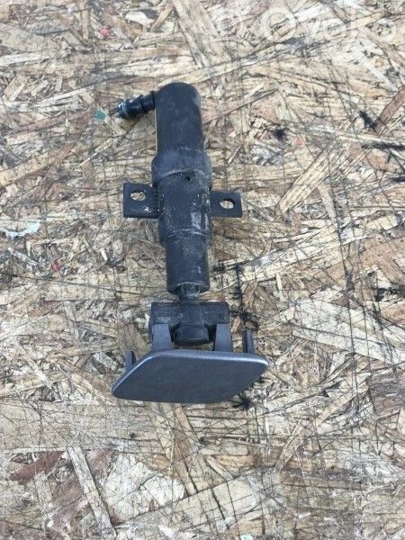 Volkswagen PASSAT B6 Headlight washer pump 