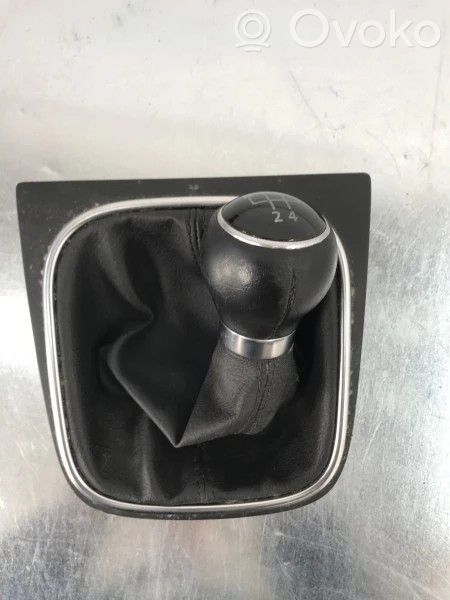 Volkswagen Golf VI Vaihdevivun/vaihtajan verhoilu nahka/nuppi 