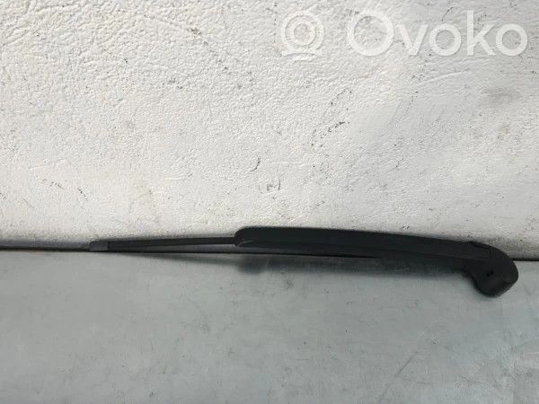Audi A4 S4 B8 8K Ramię wycieraczki szyby tylnej 