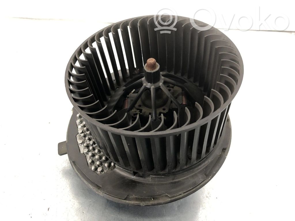 Volkswagen PASSAT B7 Ventilator aerotermă 