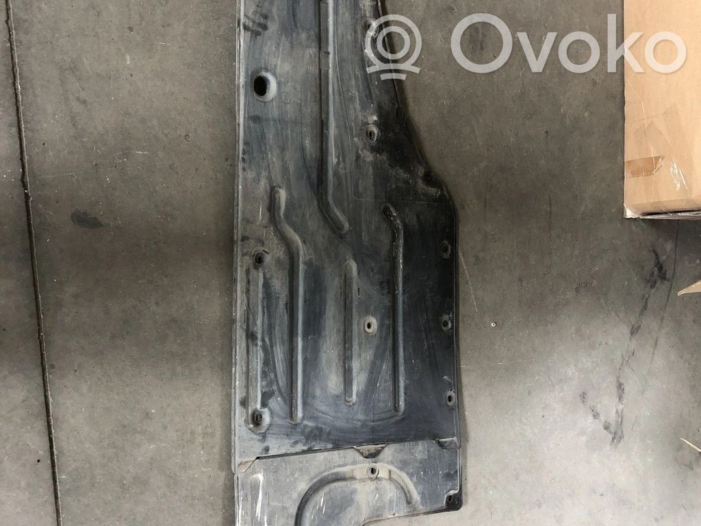 Placa protectora del centro/medio   51717020534,228253