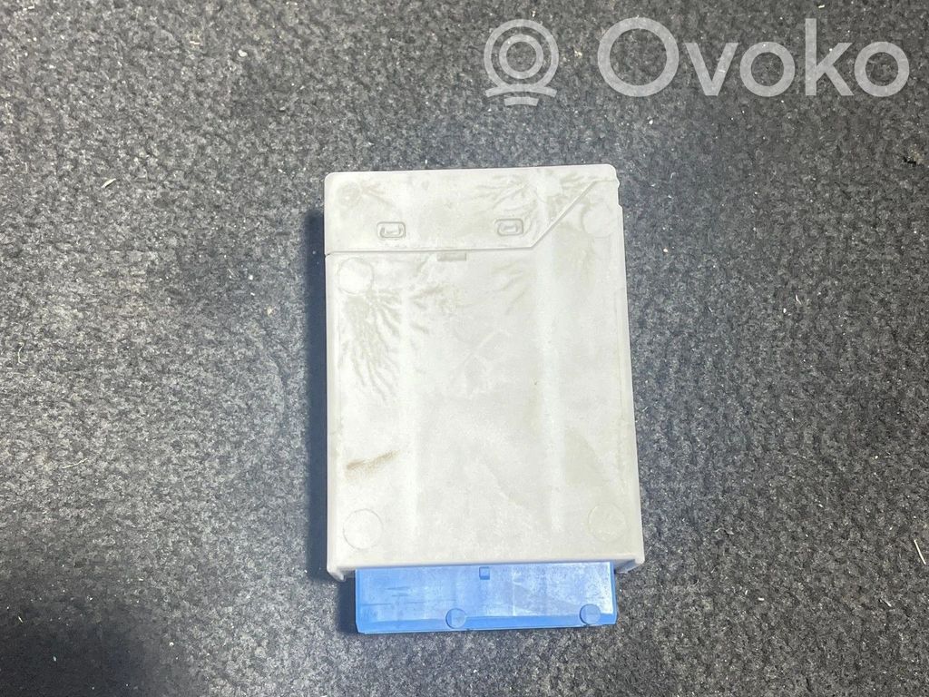 Window wiper relay   8366381,245244
