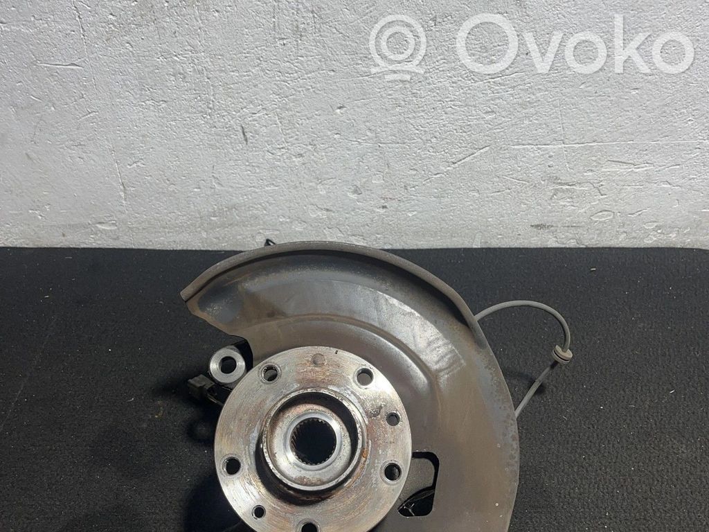 Nissan Qashqai Zwrotnica koła przedniego 