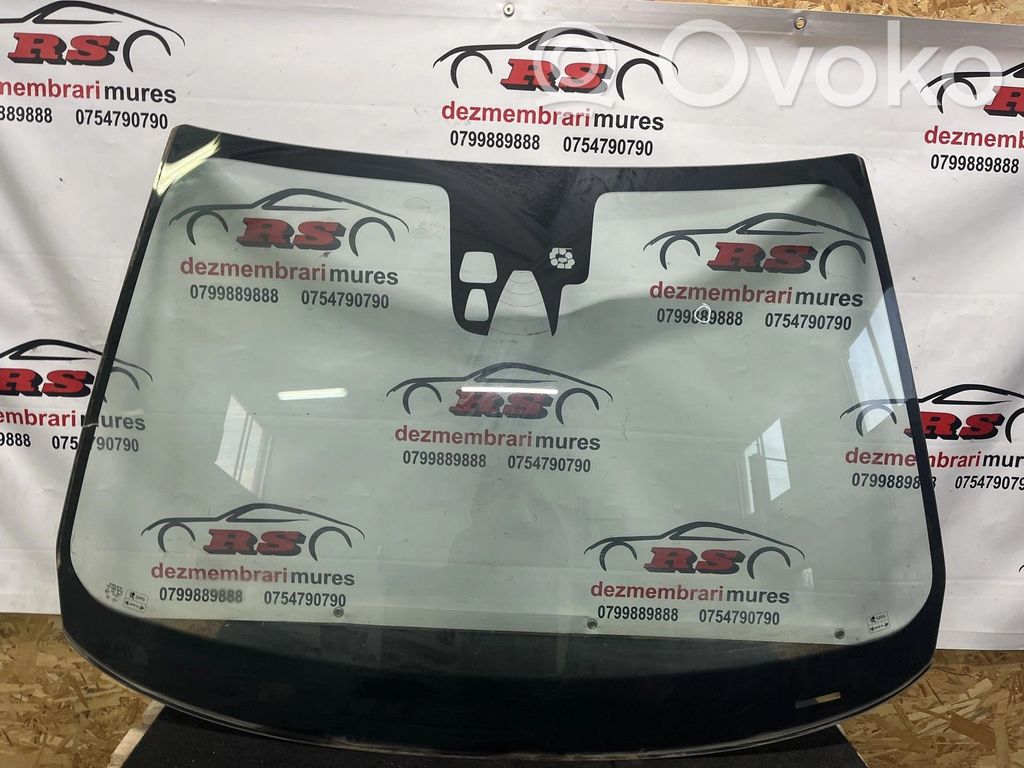 Volvo XC60 Front windscreen/windshield window 