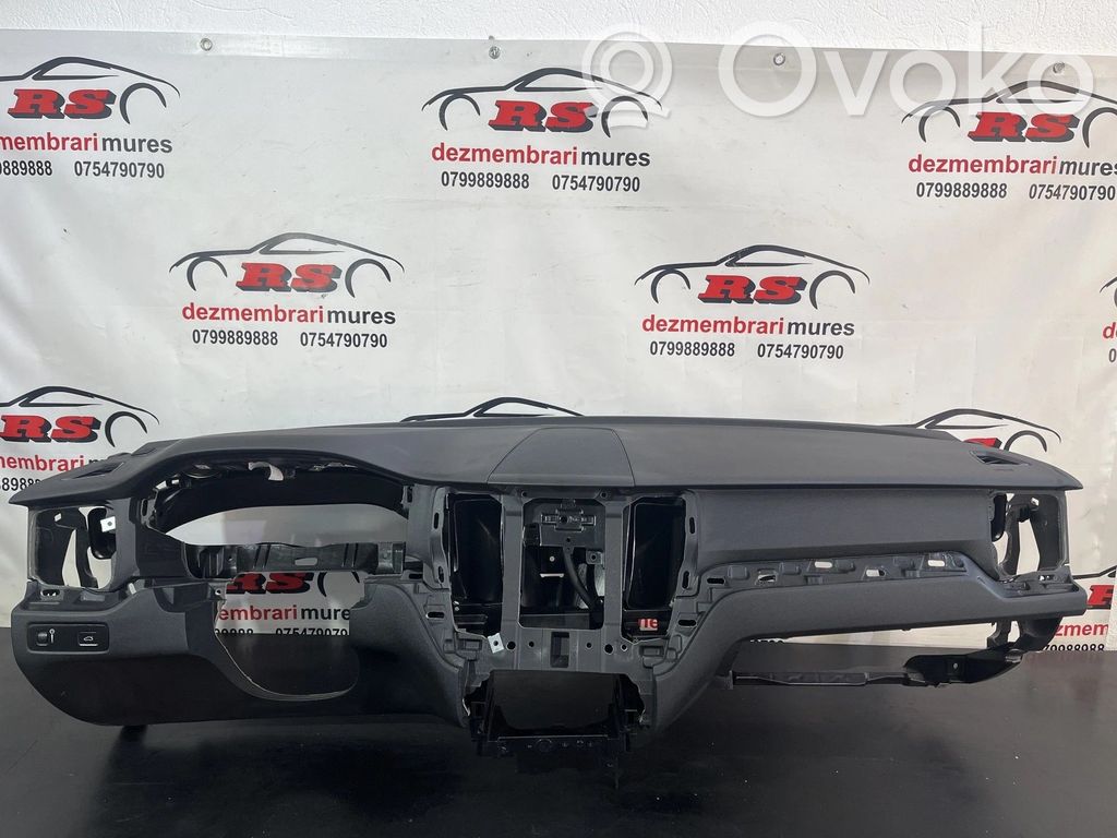 Volvo XC60 Панель 