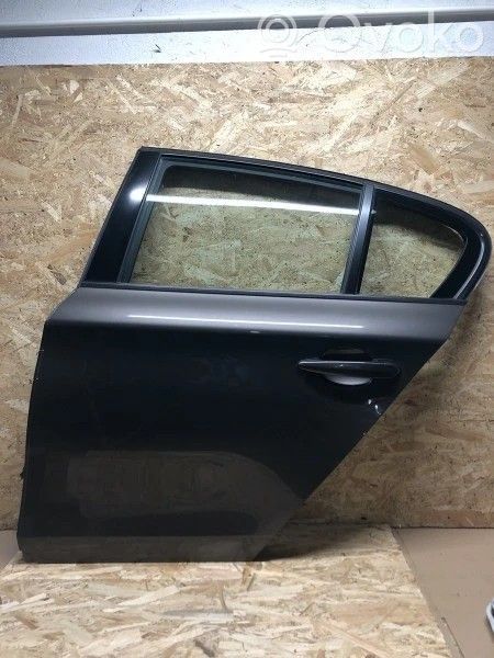 BMW 1 E81 E87 Aizmugurējās durvis 