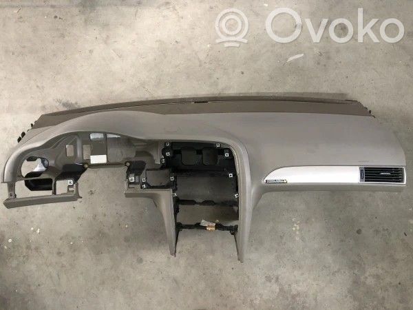 Audi A6 S6 C6 4F Panelė 