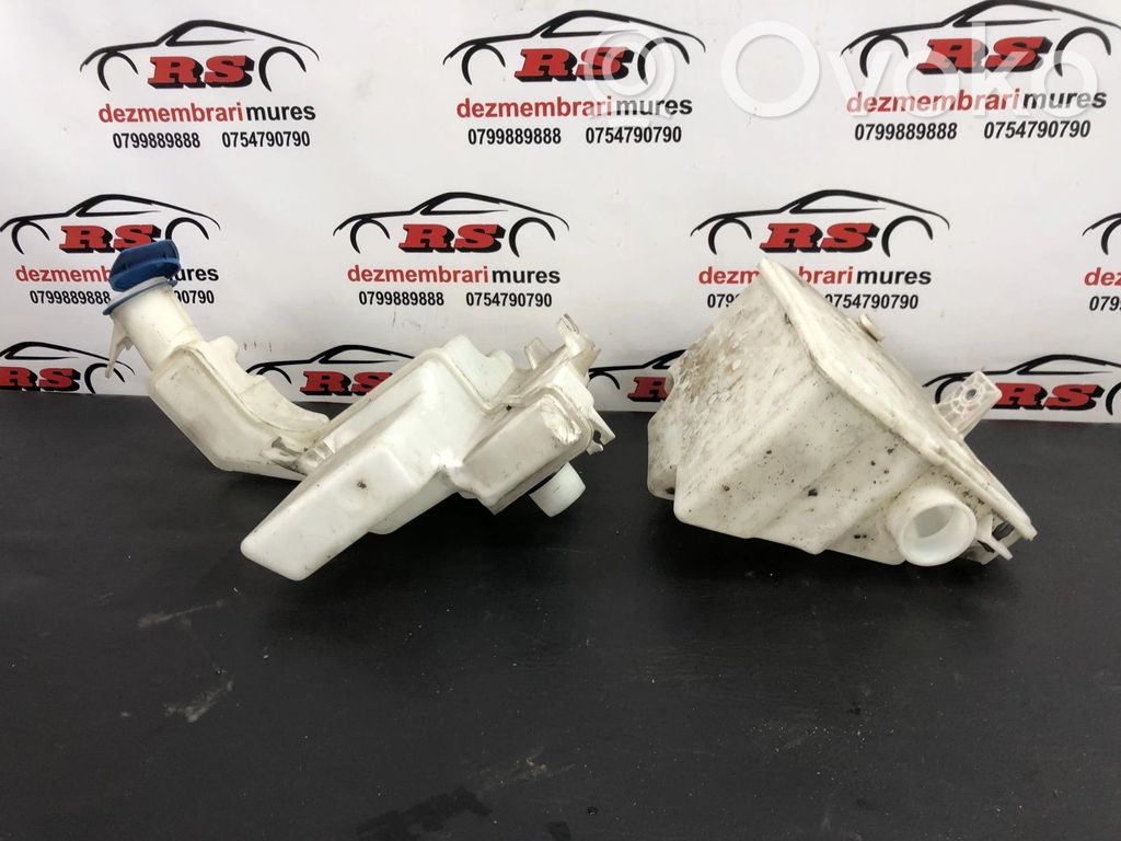 Volkswagen PASSAT B6 Windshield washer fluid reservoir/tank 