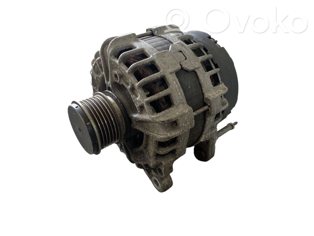 Volkswagen PASSAT B7 Alternator 