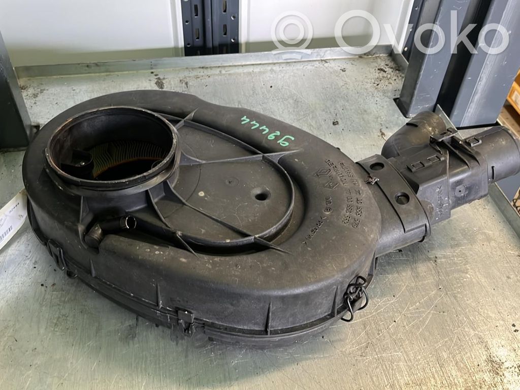 Renault Clio I Air filter box 