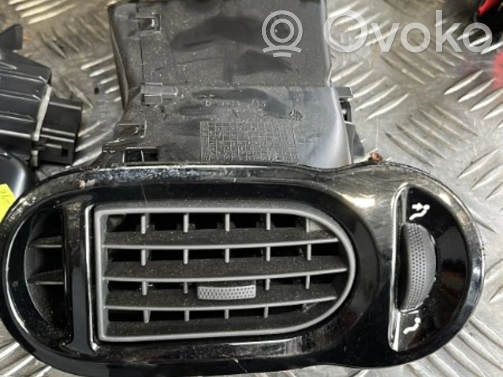 Renault Grand Modus Boczna kratka nawiewu deski rozdzielczej 