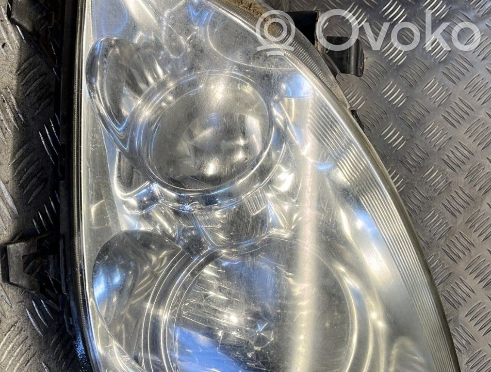 Toyota Corolla Verso AR10 Headlight/headlamp 