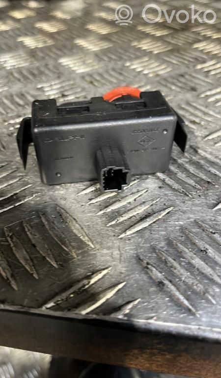 Renault Modus Hazard light switch 