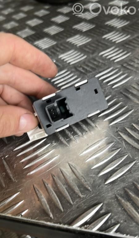 Ford Focus Hazard light switch 