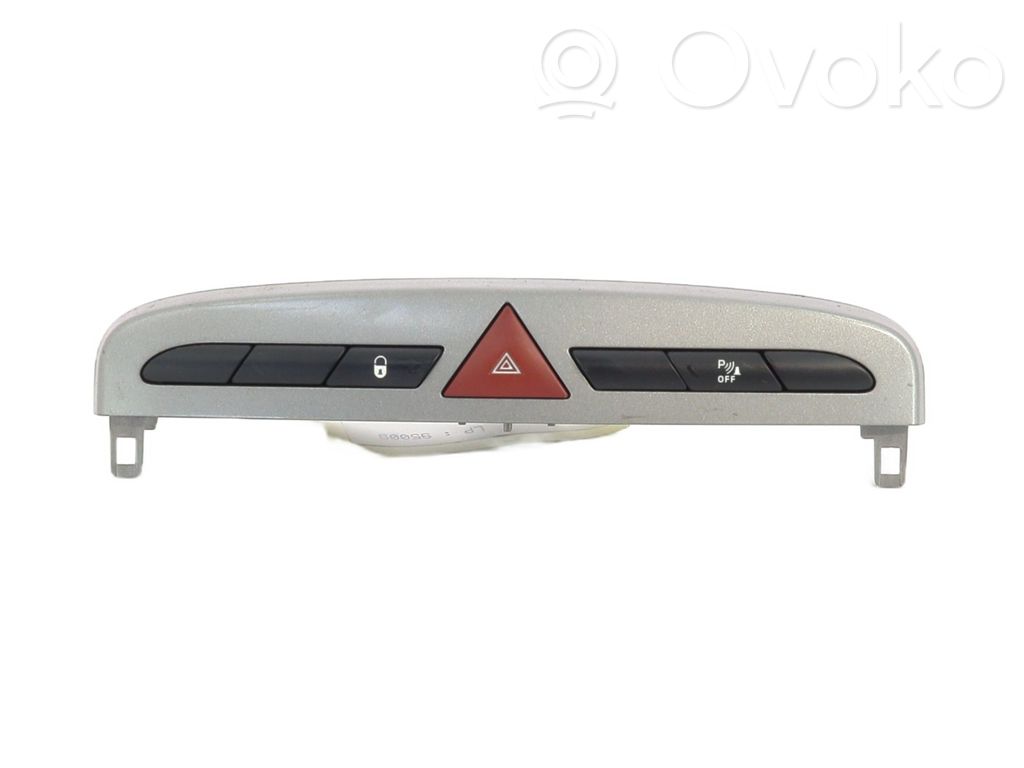 Peugeot 308 Hazard light switch 