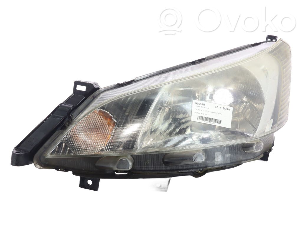 Nissan NV200 Lampa przednia 