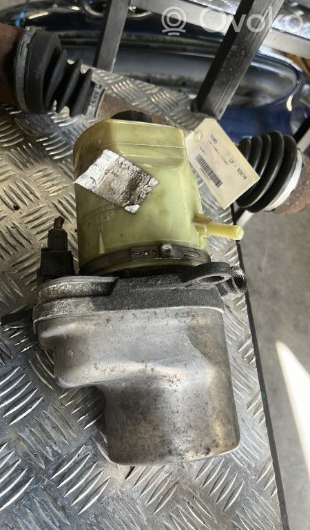 Ford C-MAX I Power steering pump 