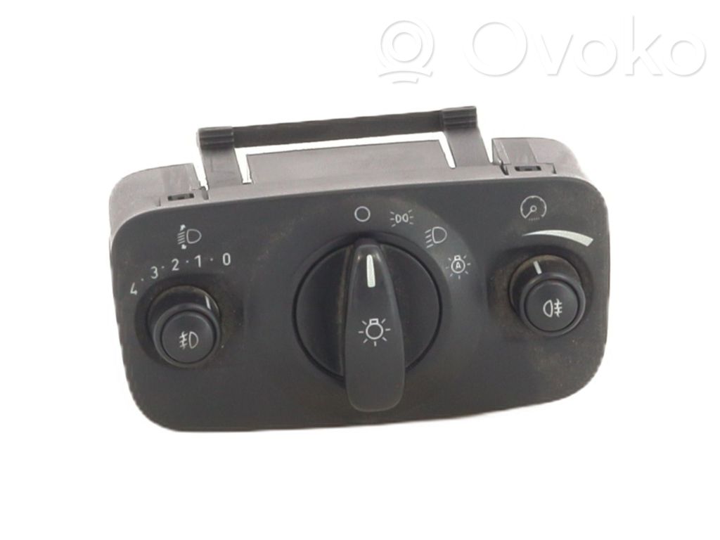 Light switch   6G9T13A024CE