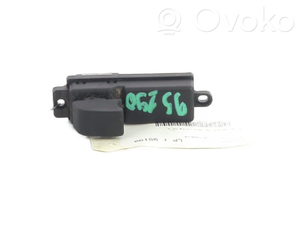 Elektrisko logu slēdzis   D65166370