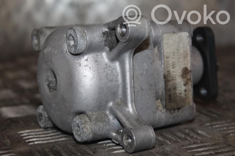 BMW 3 E46 Ohjaustehostimen pumppu 