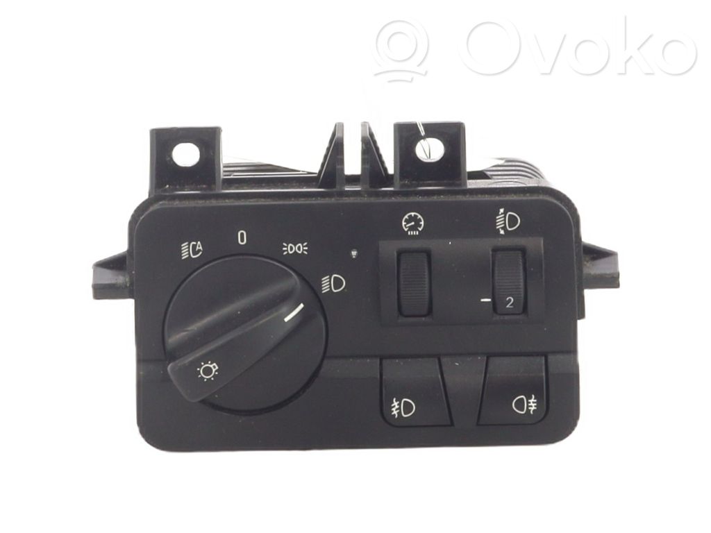 Light switch   6919831