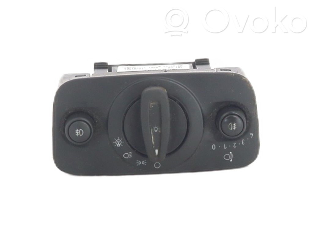 Interrupteur d’éclairage   8A6T13A024DB