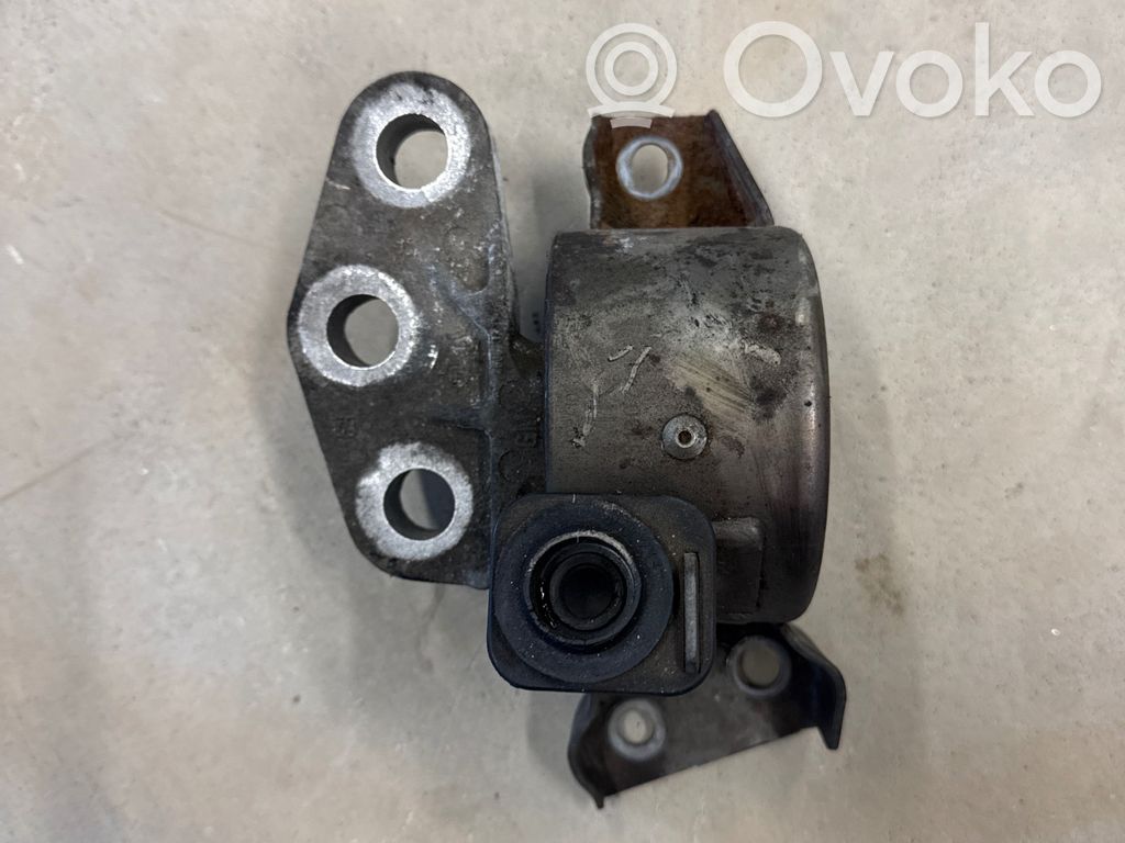 Engine mount bracket