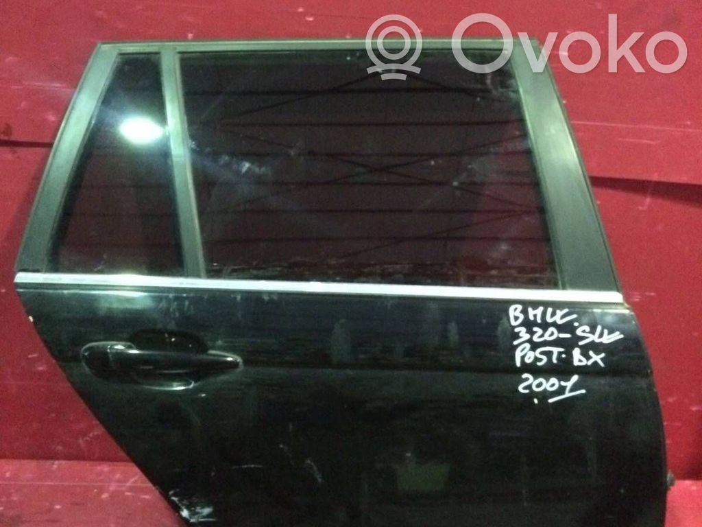 Aizmugurējās durvis   320U