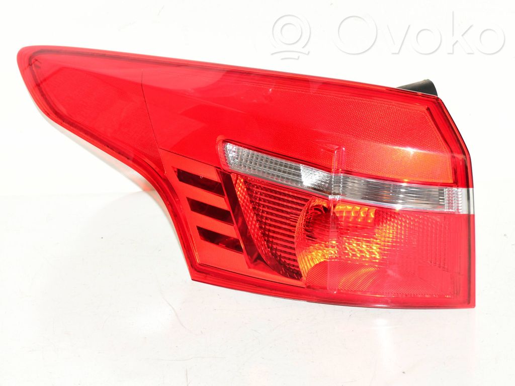 Ford Focus Aizmugurējais lukturis virsbūvē 