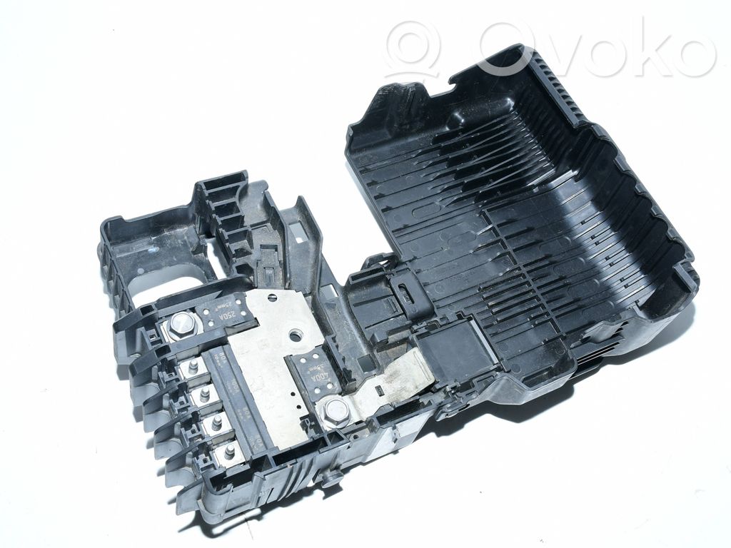 Opel Meriva B Fuse module 