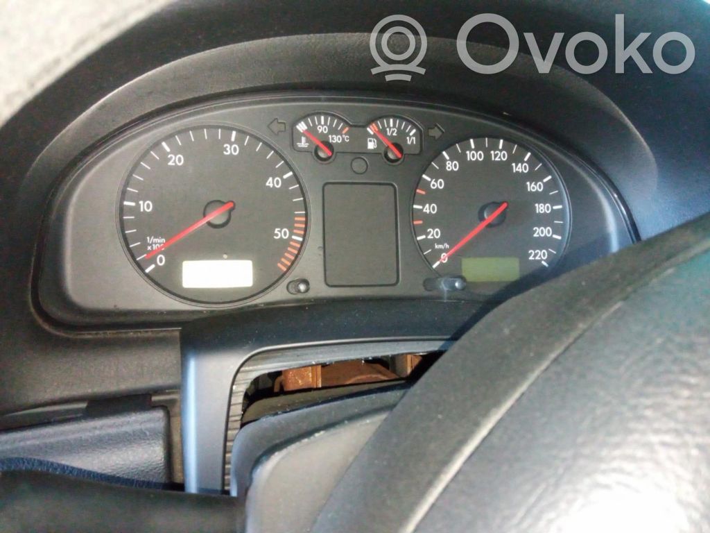 Volkswagen PASSAT Spidometrs (instrumentu panelī) 