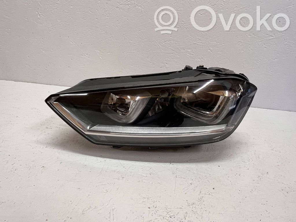 Volkswagen Golf Sportsvan Lampa przednia 