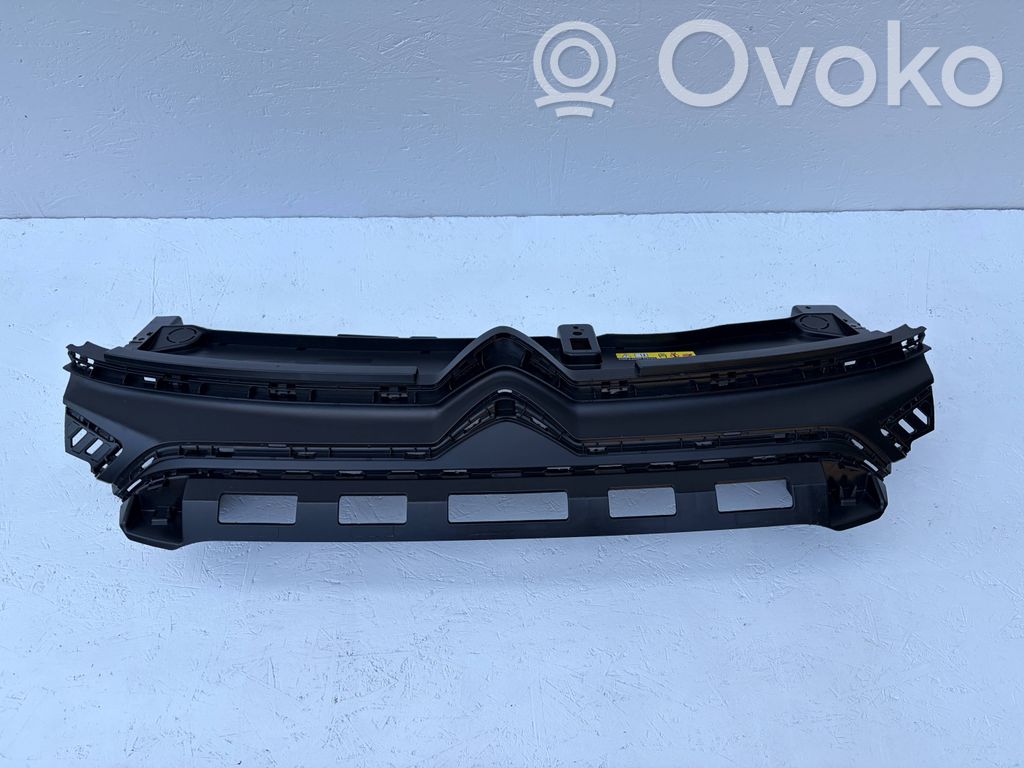 Citroen C3 Front bumper upper radiator grill 