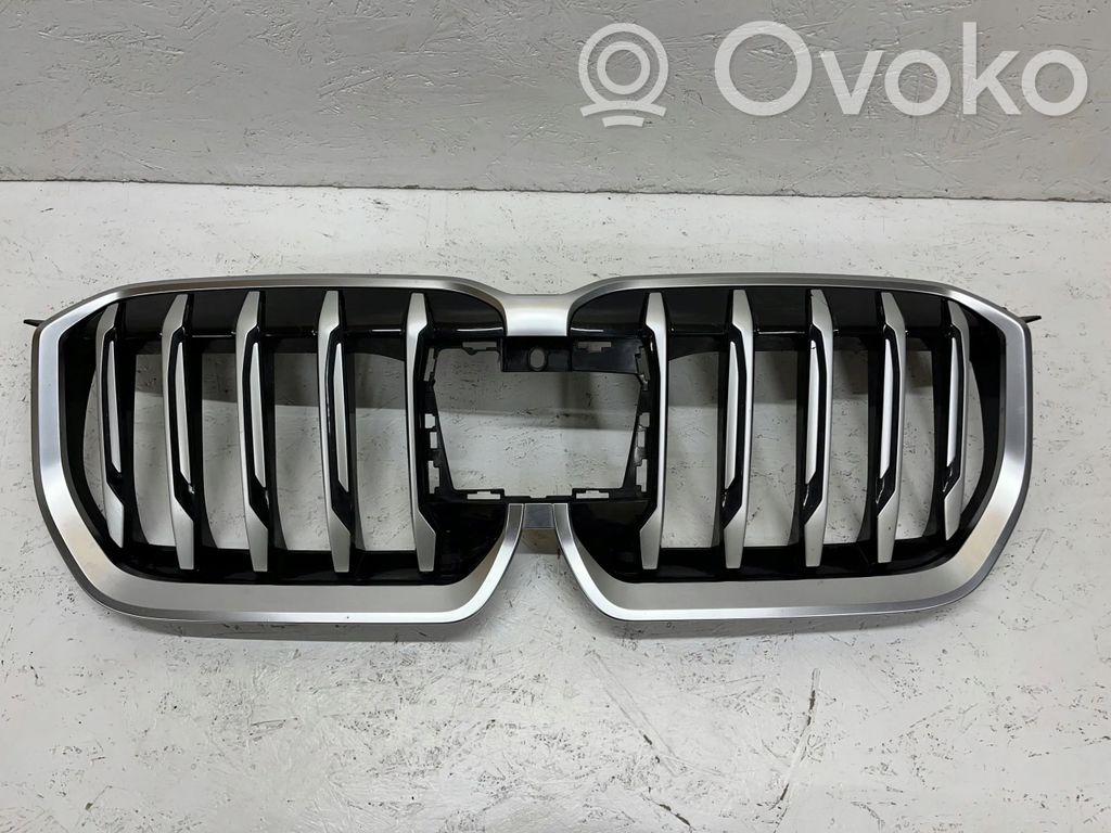 Maskownica / Grill / Atrapa górna chłodnicy   9880301,5A076D5