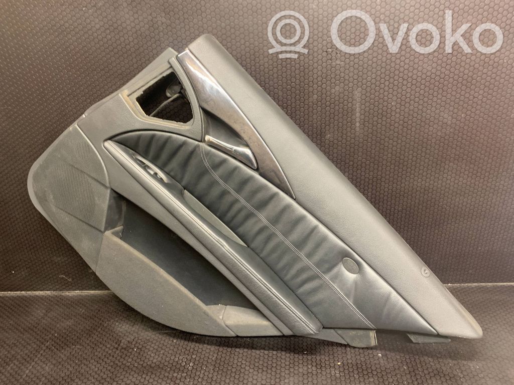 Mercedes-Benz E W211 Takaoven verhoilu 