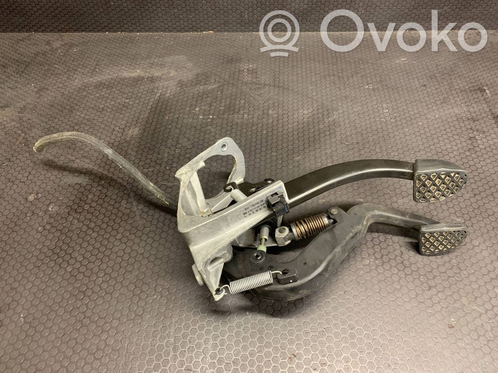 BMW X1 E84 Brake pedal 